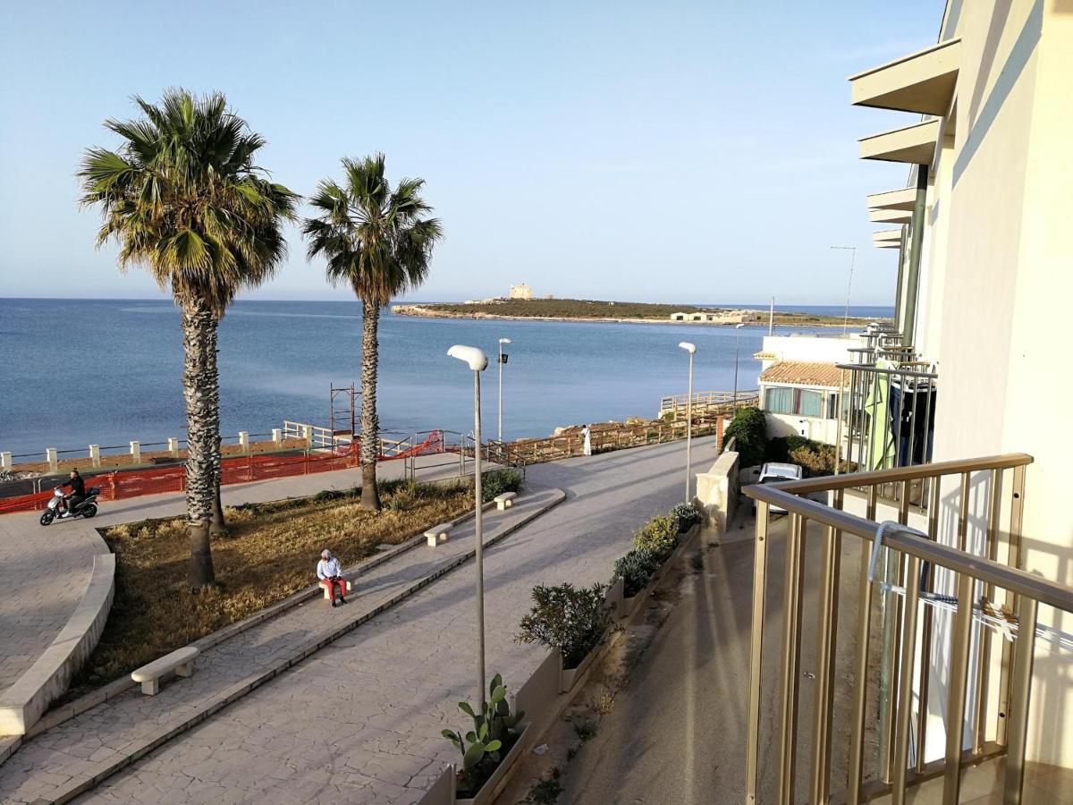 Hotel Vittorio Portopalo Di Capo Passero Exteriör bild