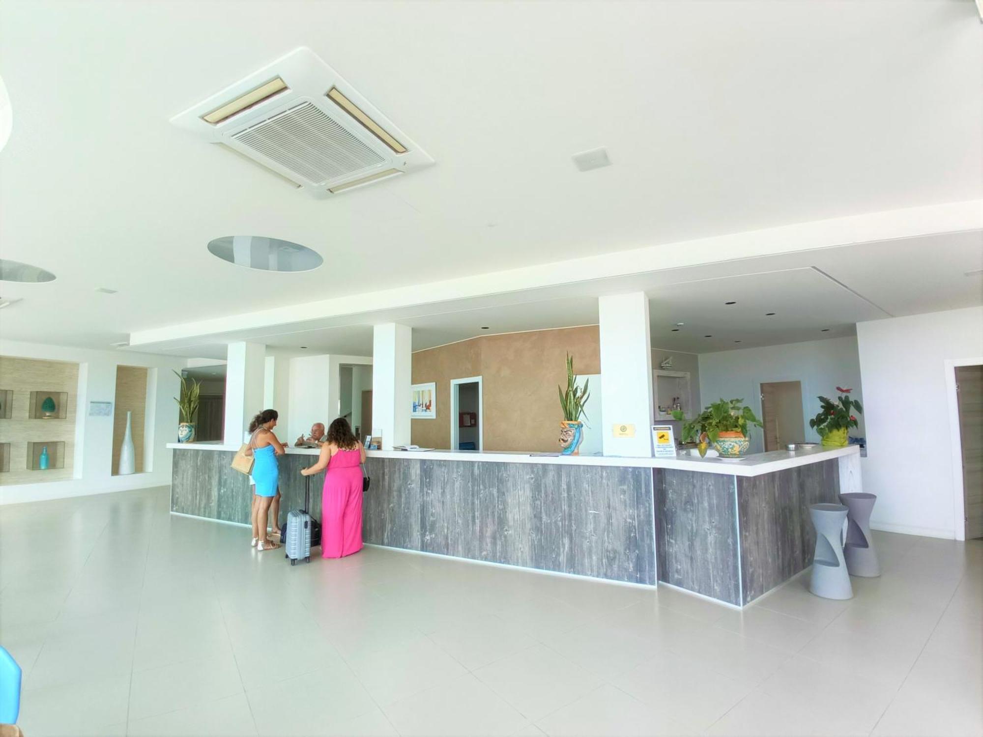 Hotel Vittorio Portopalo Di Capo Passero Exteriör bild