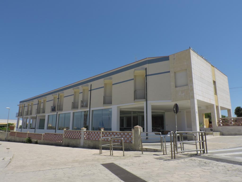 Hotel Vittorio Portopalo Di Capo Passero Exteriör bild